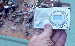 Fig.1 Medici&oacute;n del funcionamiento de un cristal con una radio